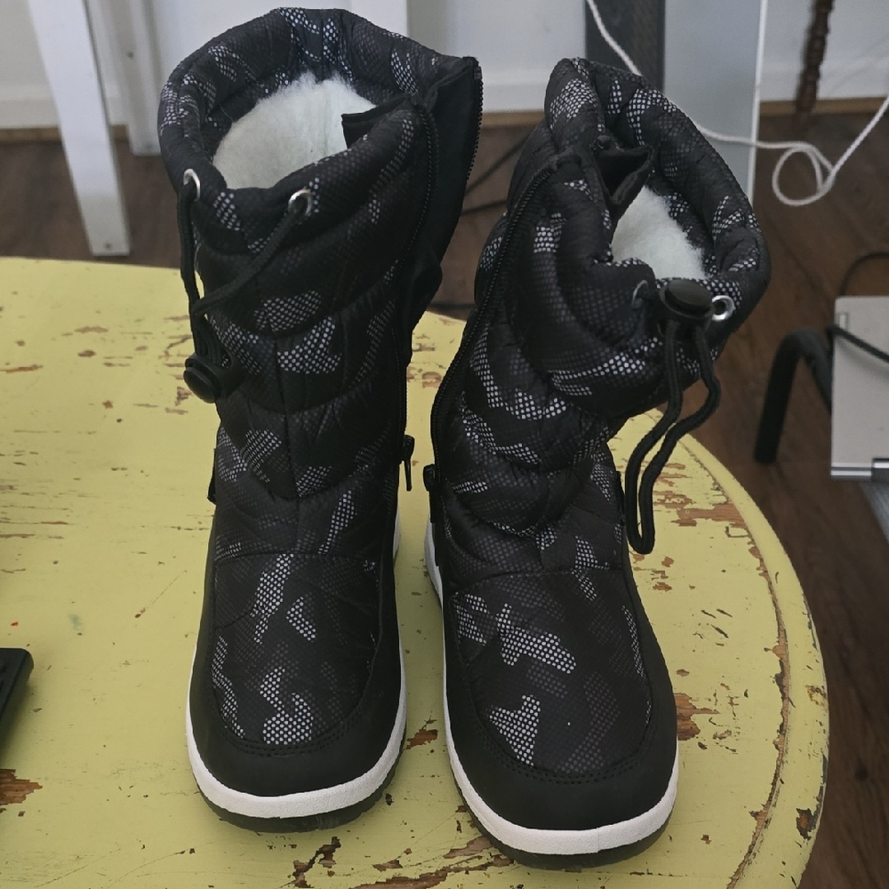 Kids Black Camouflage Winter Boots